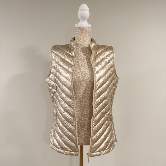 NWOT J.McLaughlin Metallic Gold Goose Down Lumi Vest Size Small - Picture 3 of 16